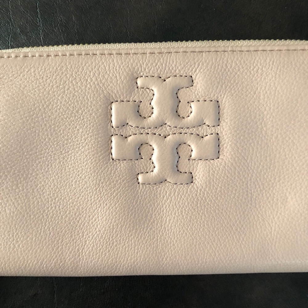 Tory Burch pink wallet - Picture 2 of 5